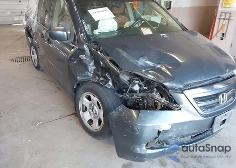 2005 Honda Odyssey Touring z USA, uszkodzony, nr VIN 5FNRL388X5B009680